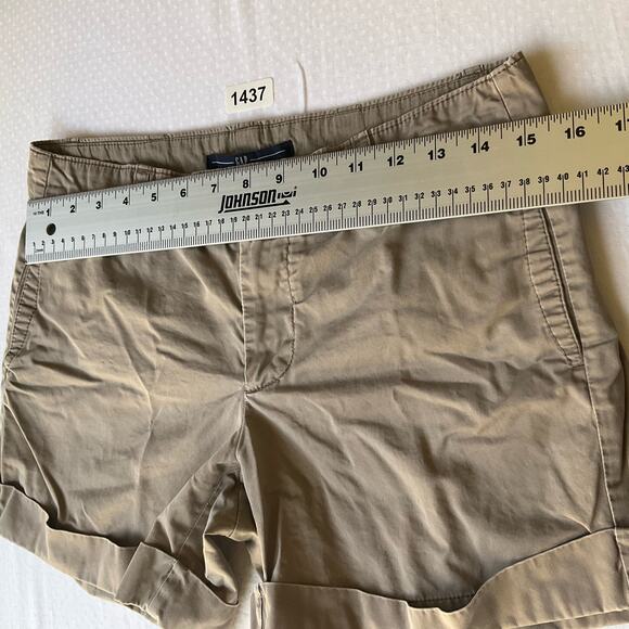 GAP Women’s Khaki Shorts size 4 US, Natural Tan - Picture 2 of 11